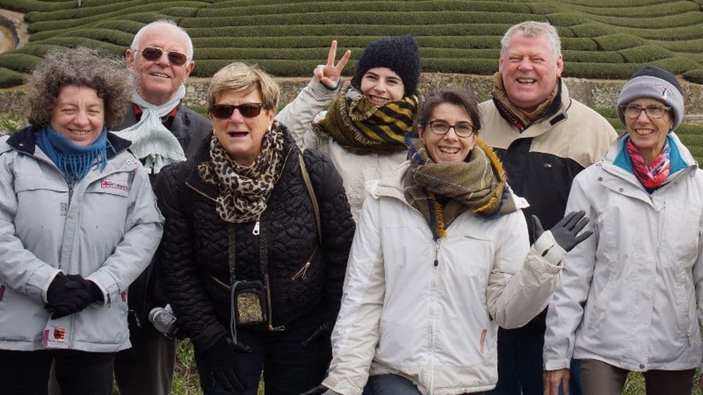 Die Reisegruppe der französischen Pilotreise im März, vor den Teeplantagen in Wazuka-cho