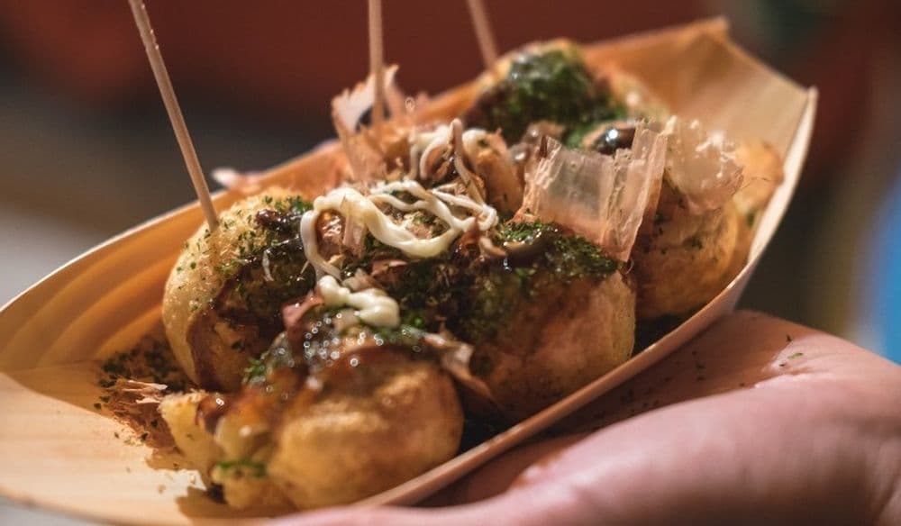 Takoyaki, perfekt geformt und gewürzt - Flickr: Leng Cheng