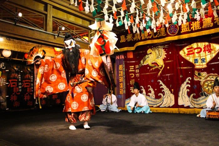 Iwami Kagura dance 2