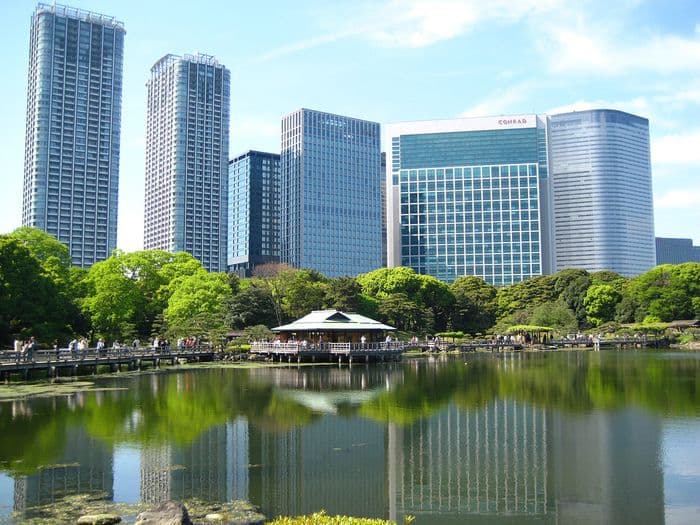 Hamarikyu Garden in Tokyo